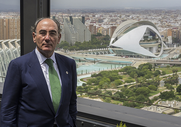 Foto Iberdrola y Porcelanosa trabajarán juntas en proyectos de electrificación e hidrógeno verde para descarbonizar la producción cerámica.